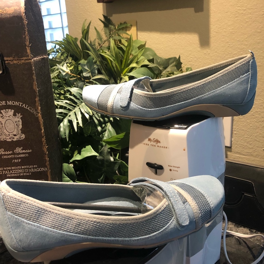 NaturalizerWomen’s ‘Yesenia’ SuedeMesh Casual Shoe - Picture 3 of 12